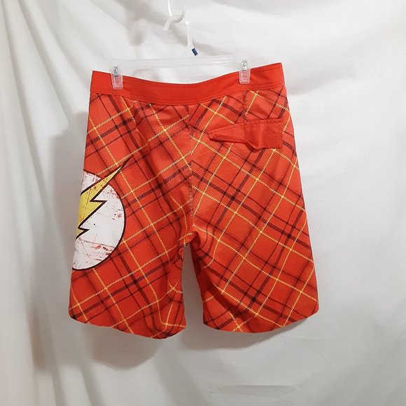 DC Comics Mens Shorts Shazam The Flash Lightning Bolt Size 34 - Picture 2 of 5